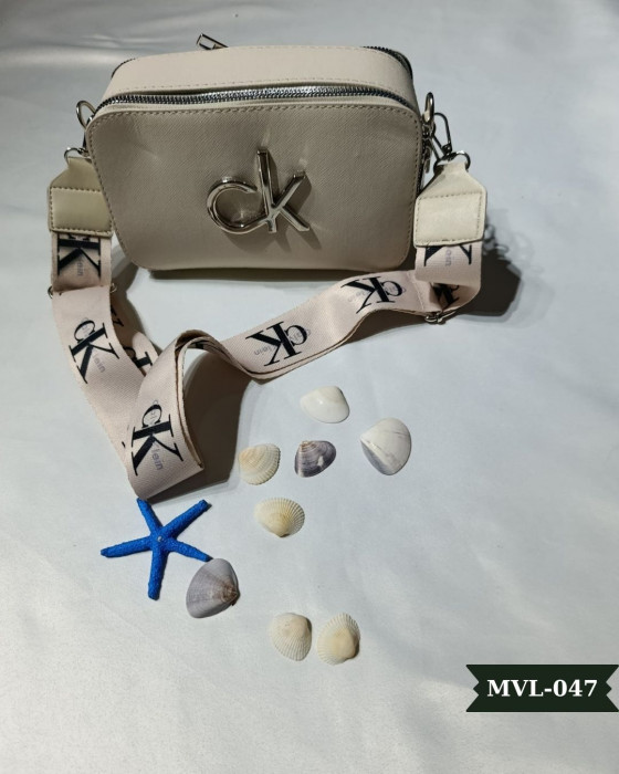 Calvin Klein Çapraz Çanta